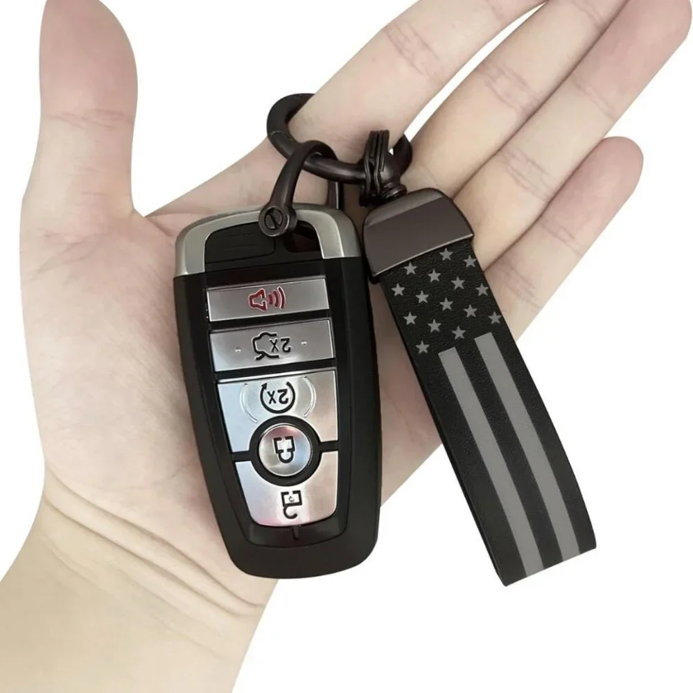 NWT American Flag Car Keychain Accessories with Zinc Alloy
